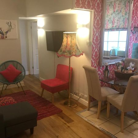 באת' 2 Bed, Ground Floor Bijou Georgian City Apartment מראה חיצוני תמונה
