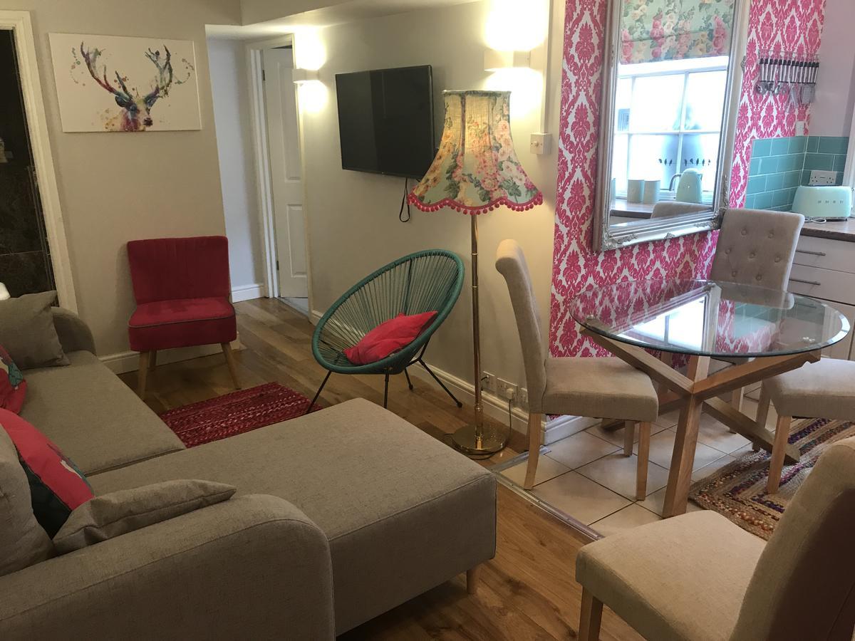 באת' 2 Bed, Ground Floor Bijou Georgian City Apartment מראה חיצוני תמונה